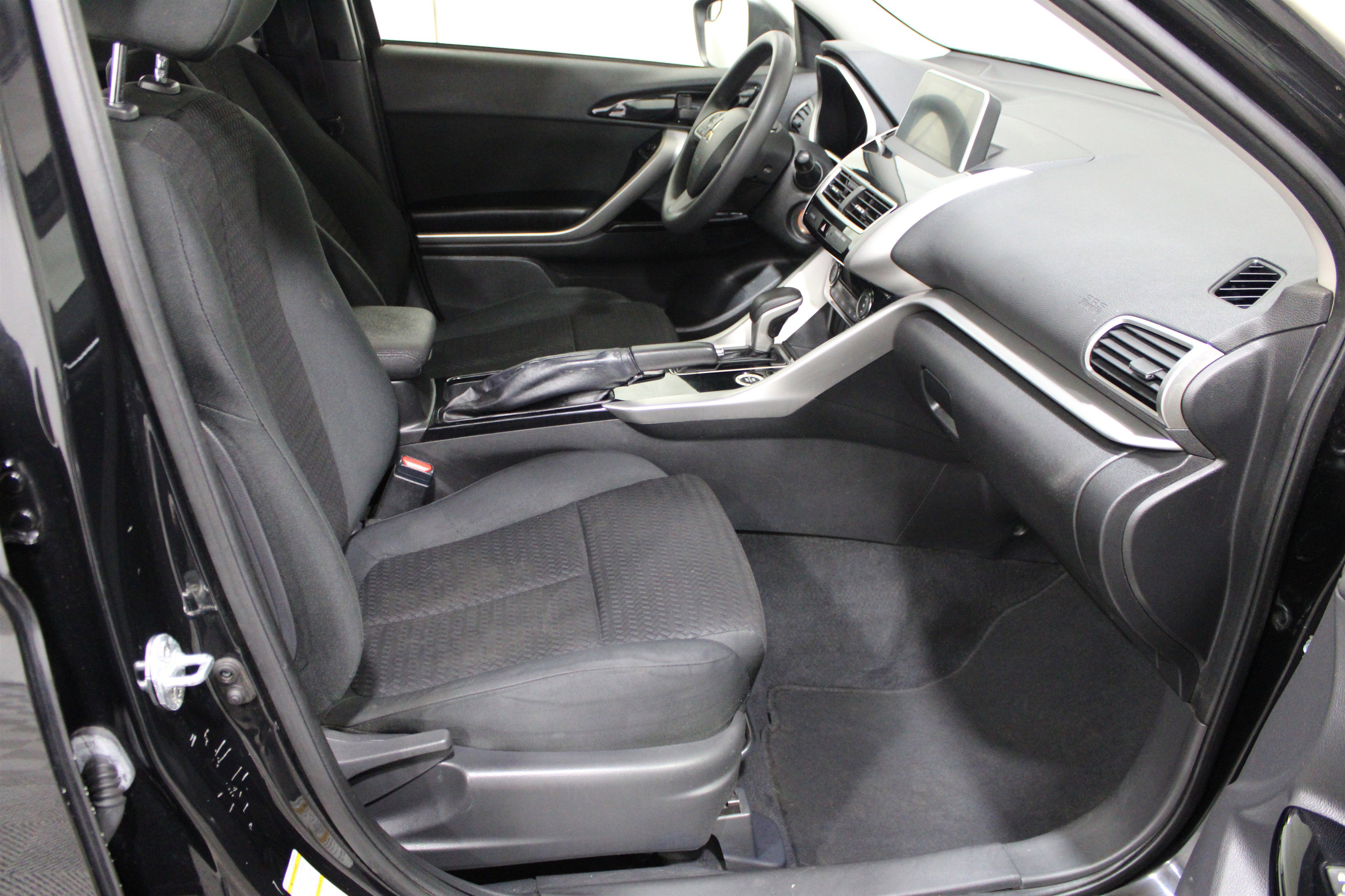 Used 2019 Mitsubishi Eclipse Cross LE AWD/4WD image 24