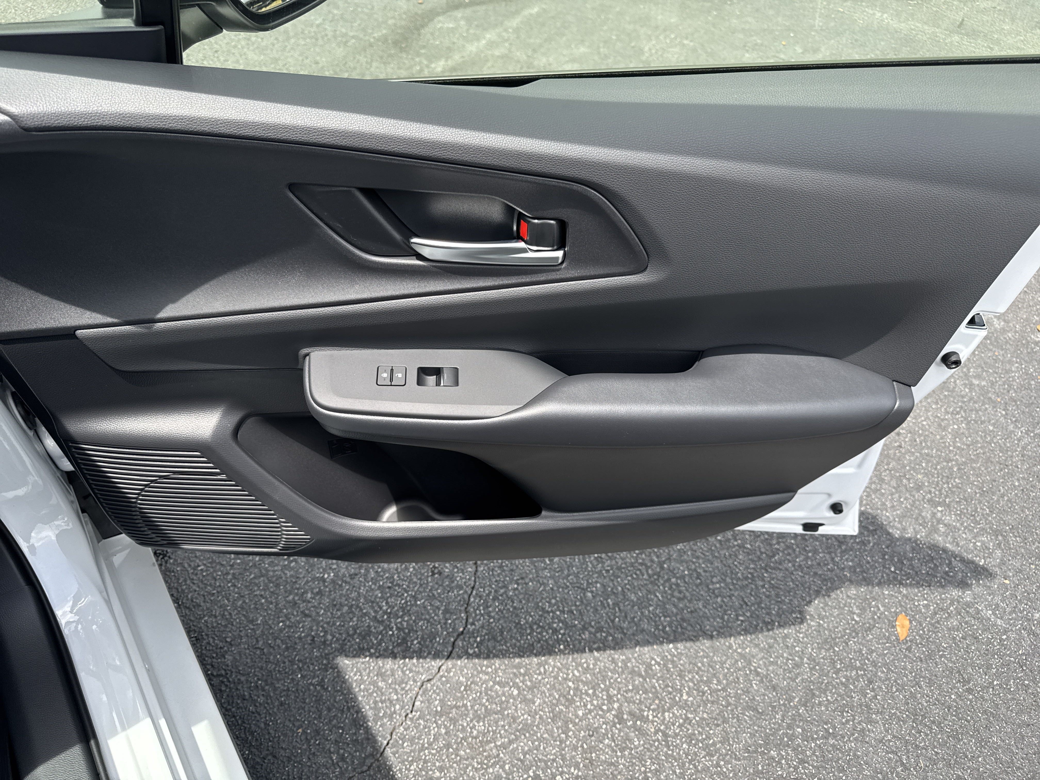 New 2025 Toyota Prius Plug-In Hybrid FWD image 38
