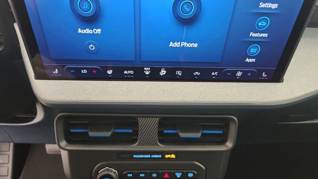 New 2025 Ford Maverick XLT w/ XLT Luxury Package image 16