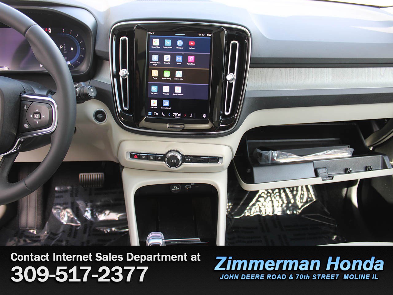 Used 2023 Volvo XC40 B4 Ultimate FWD image 16