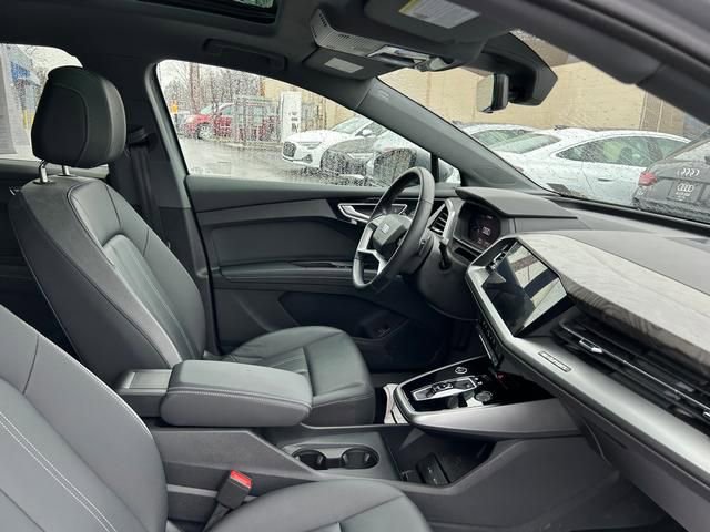 Used 2024 Audi Q4 e-tron Premium Plus w/ Premium Plus image 26