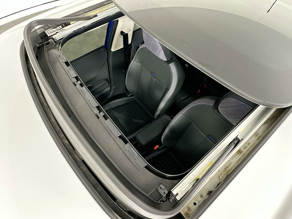Certified 2025 MINI Cooper 4-Door Hardtop image 21