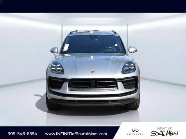 Used 2024 Porsche Macan w/ Premium Plus Package AWD/4WD image 2