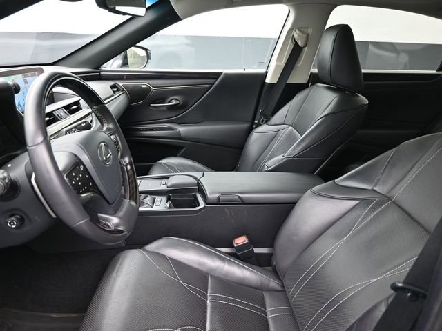 Used 2021 Lexus ES 300h w/ Accessory Package image 28