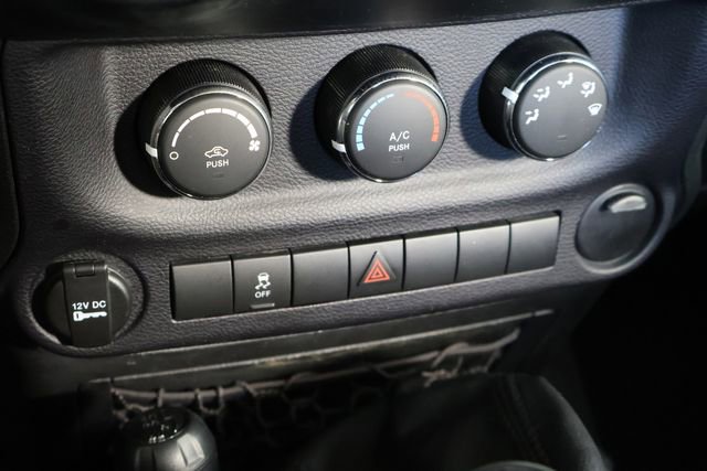 Used 2015 Jeep Wrangler Sport image 22