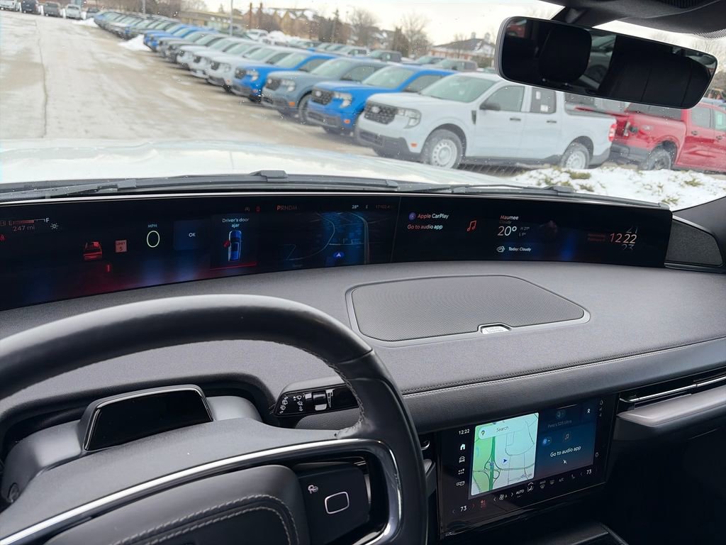 Used 2025 Lincoln Navigator L Reserve w/ Jet Appearance Package AWD/4WD image 17