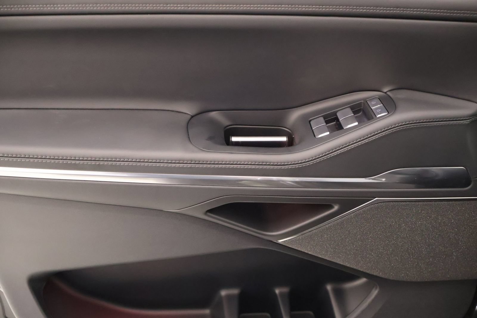 New 2025 Lincoln Navigator Reserve w/ Jet Appearance Package AWD/4WD image 18
