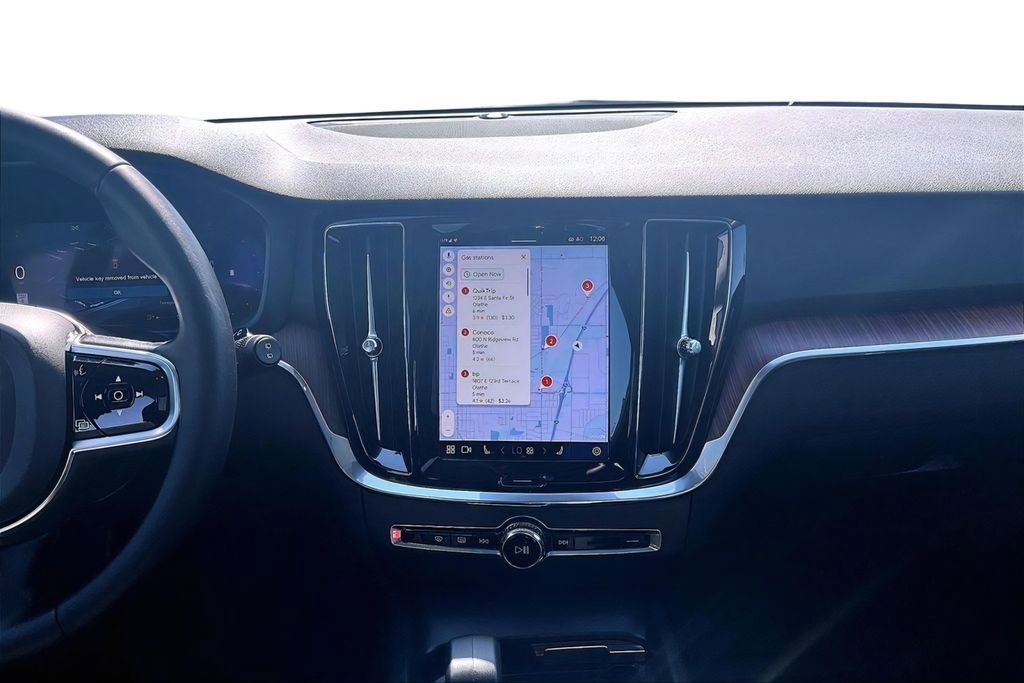 Used 2024 Volvo V60 B5 Cross Country Plus image 6