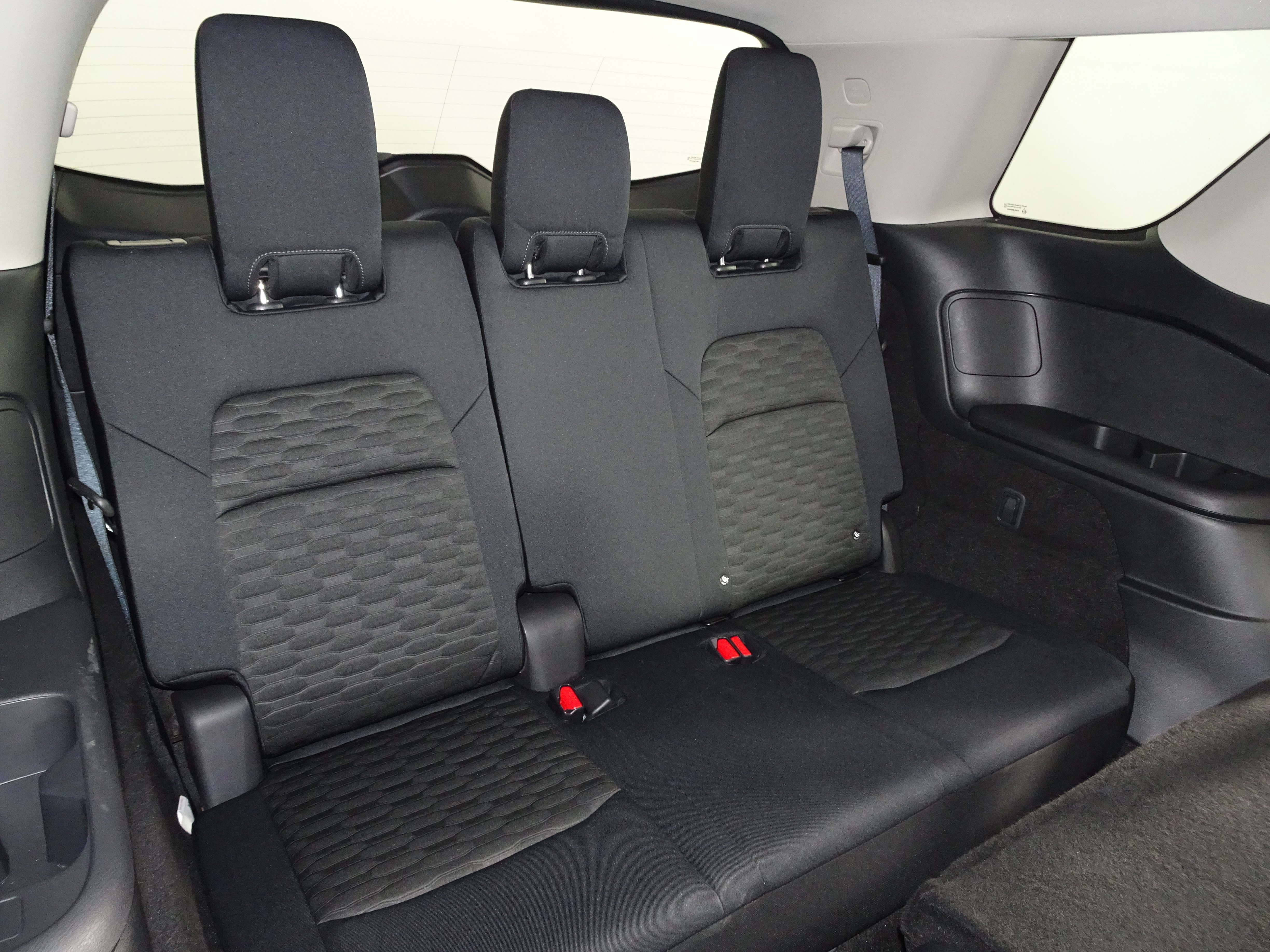 Used 2023 Nissan Pathfinder SV image 37