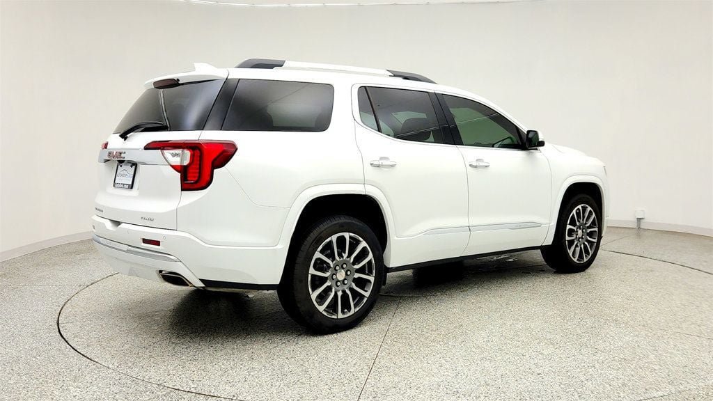 Used 2022 GMC Acadia Denali AWD/4WD image 5