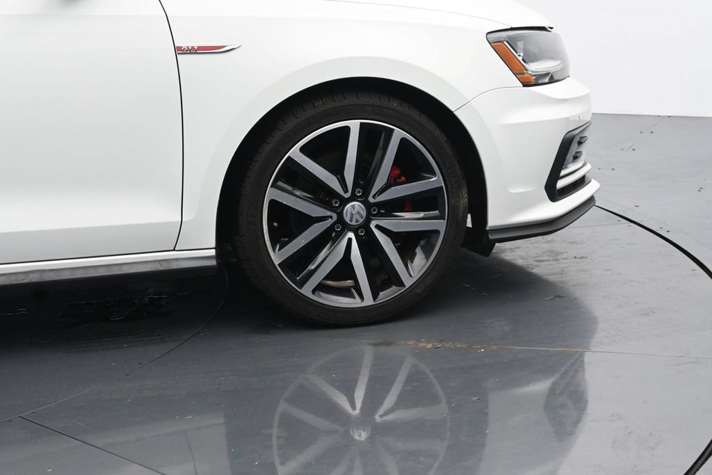 Used 2018 Volkswagen Jetta GLI FWD image 11
