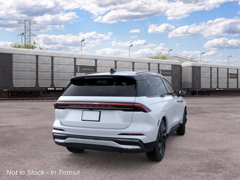 New 2026 Lincoln Nautilus Reserve w/ Jet Appearance Package AWD/4WD image 9