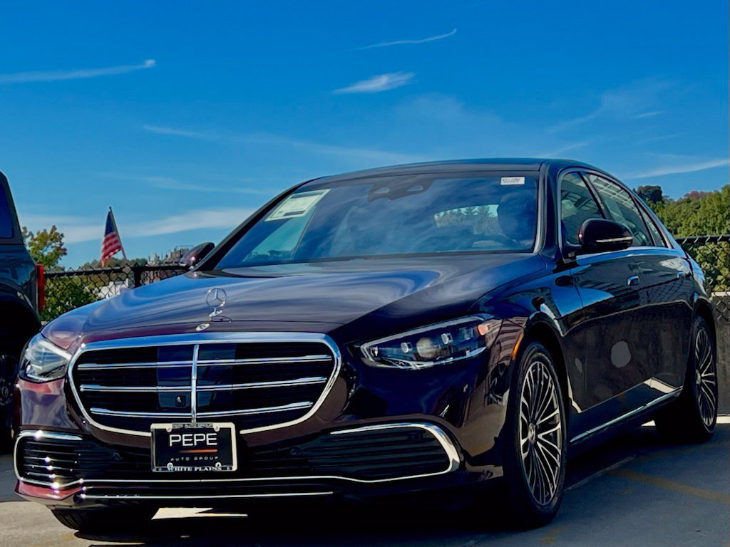 Certified 2025 Mercedes-Benz S 580 4MATIC Sedan image 3