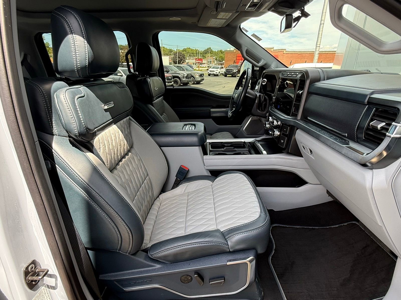 Used 2024 Ford F350 Limited AWD/4WD image 19
