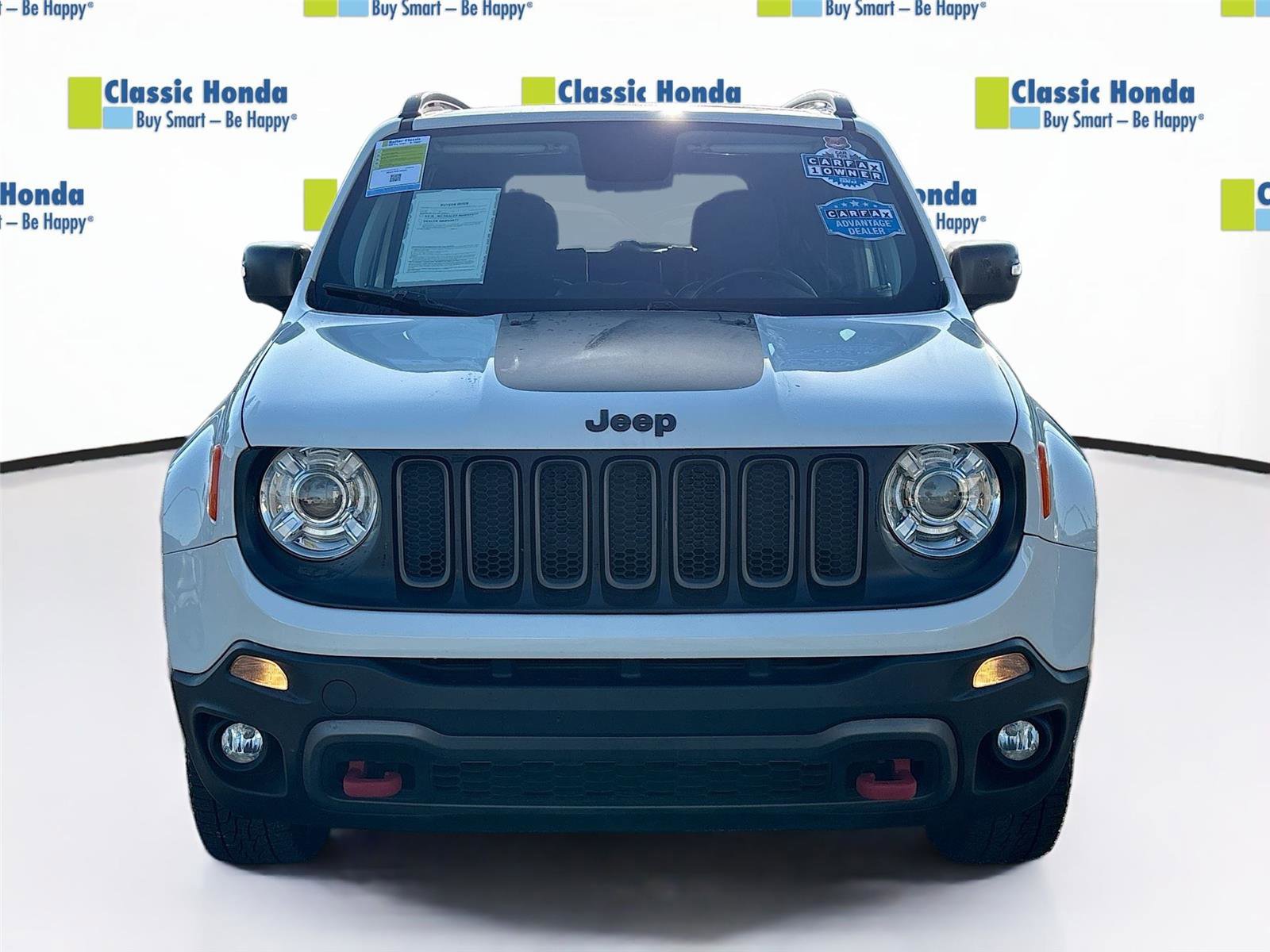Used 2018 Jeep Renegade Trailhawk image 2