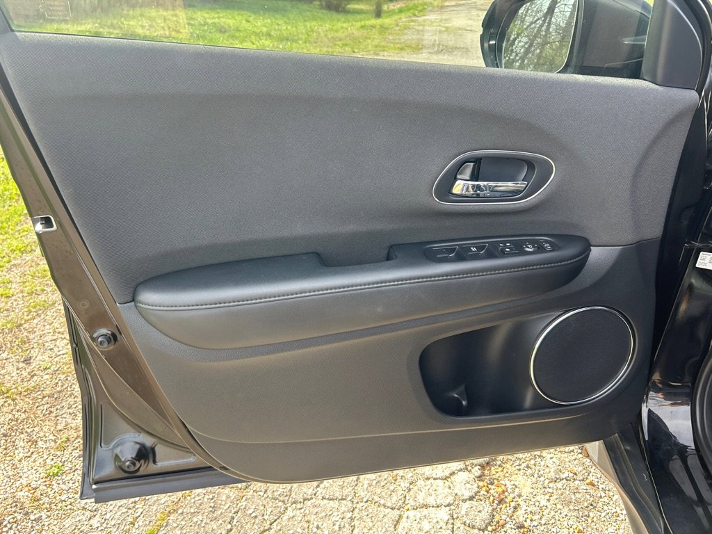 Used 2022 Honda HR-V EX image 7