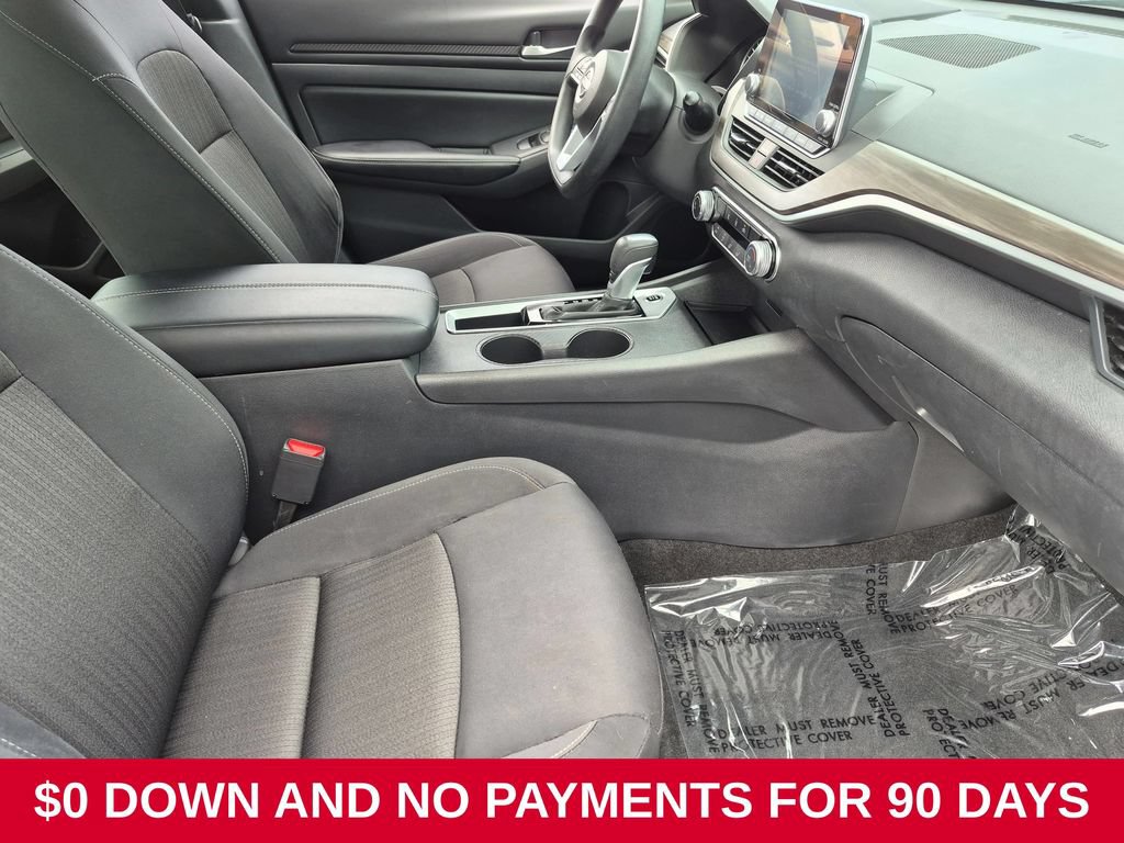 Used 2025 Nissan Altima 2.5 SV FWD image 30