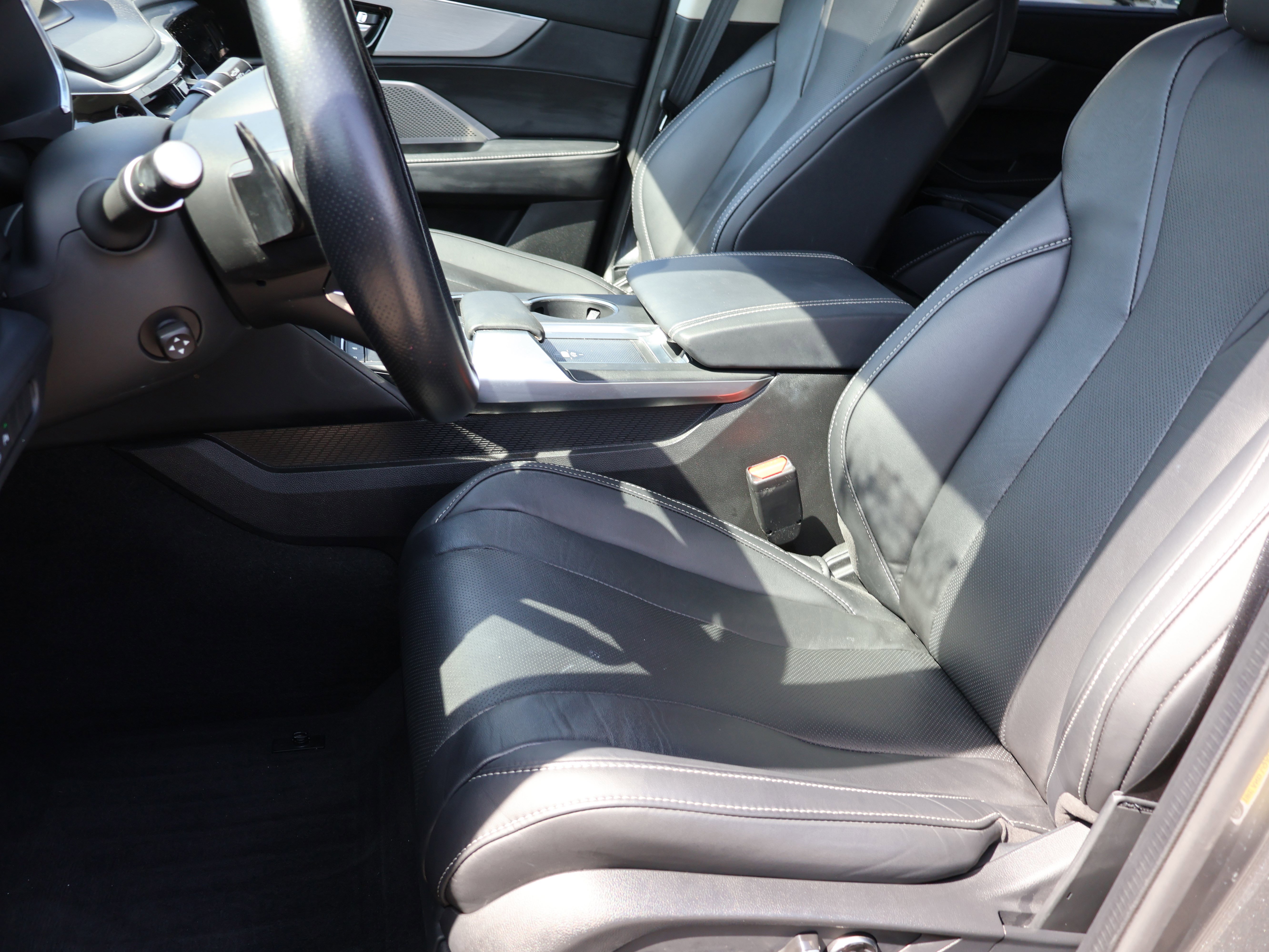 Used 2023 Acura MDX SH-AWD w/ Technology Package image 43