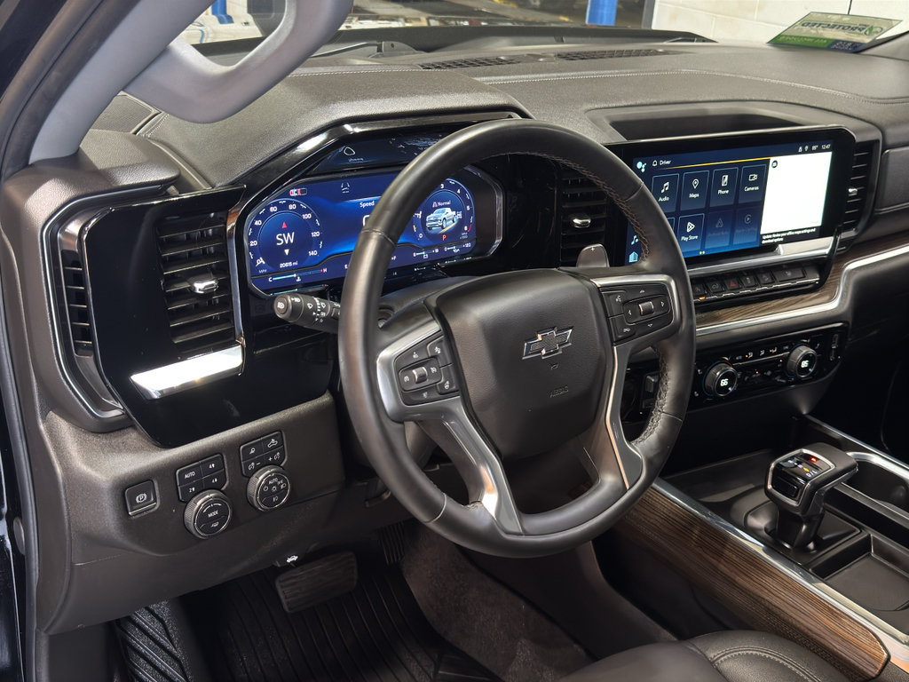 Used 2024 Chevrolet Silverado 1500 RST AWD/4WD image 19