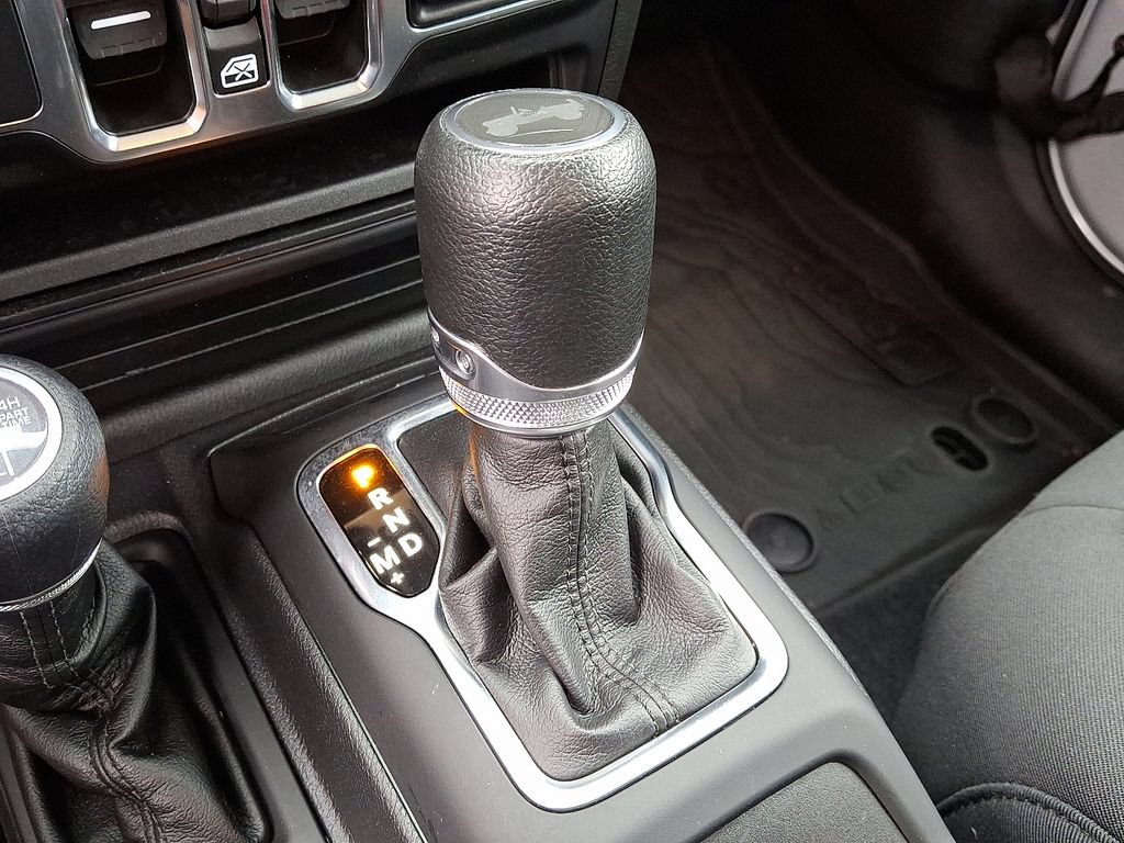 Used 2023 Jeep Wrangler Unlimited w/ Cold Weather Group AWD/4WD image 14
