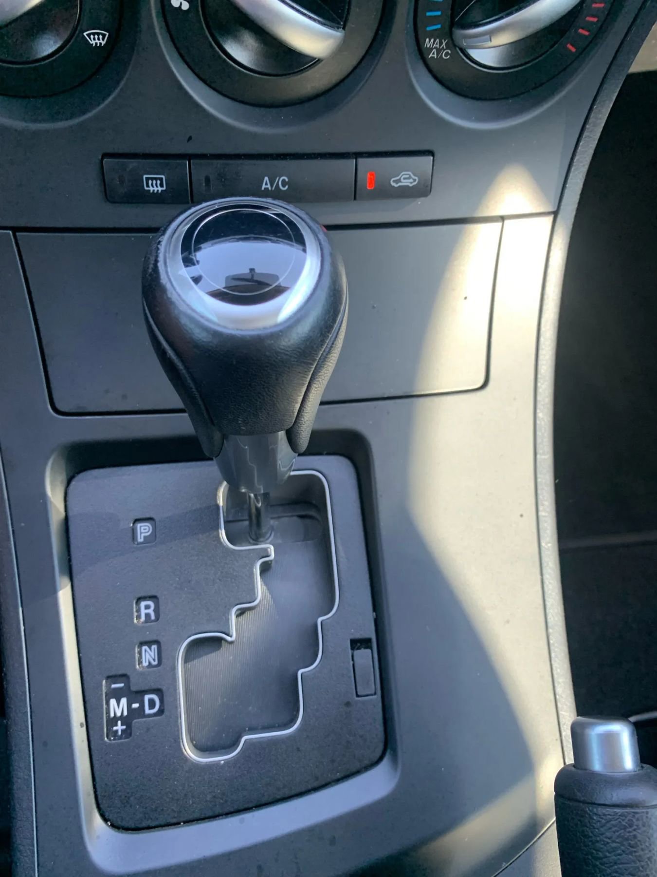 Used 2012 MAZDA MAZDA3 i Touring image 28