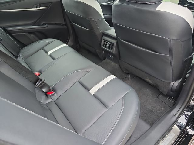 Used 2026 Toyota Camry SE w/ Multimedia Upgrade Package image 11