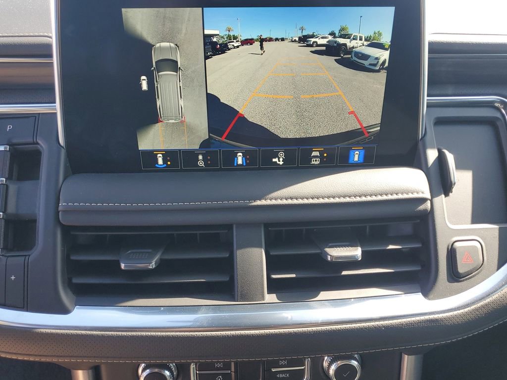 Used 2024 GMC Yukon XL SLT w/ SLT Luxury Package image 27