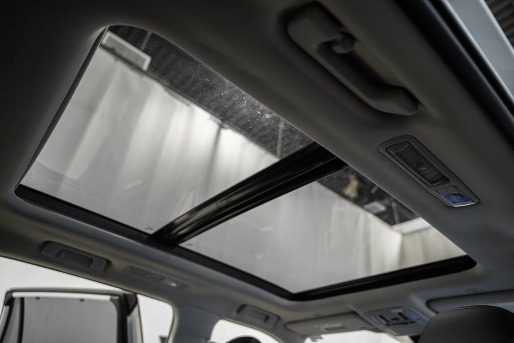 New 2026 Toyota Highlander Platinum image 39