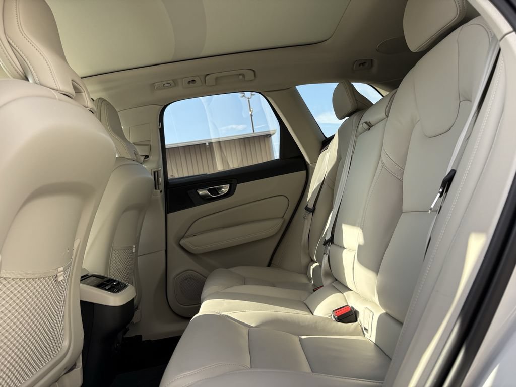 Used 2026 Volvo XC60 B5 Ultra AWD/4WD image 26