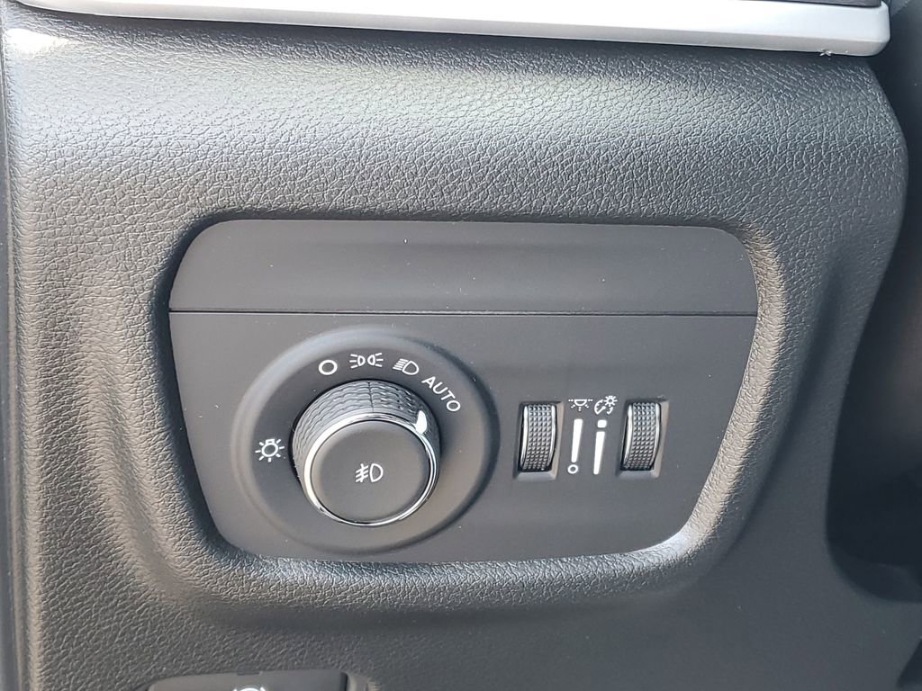 New 2025 Jeep Grand Cherokee Limited AWD/4WD image 17