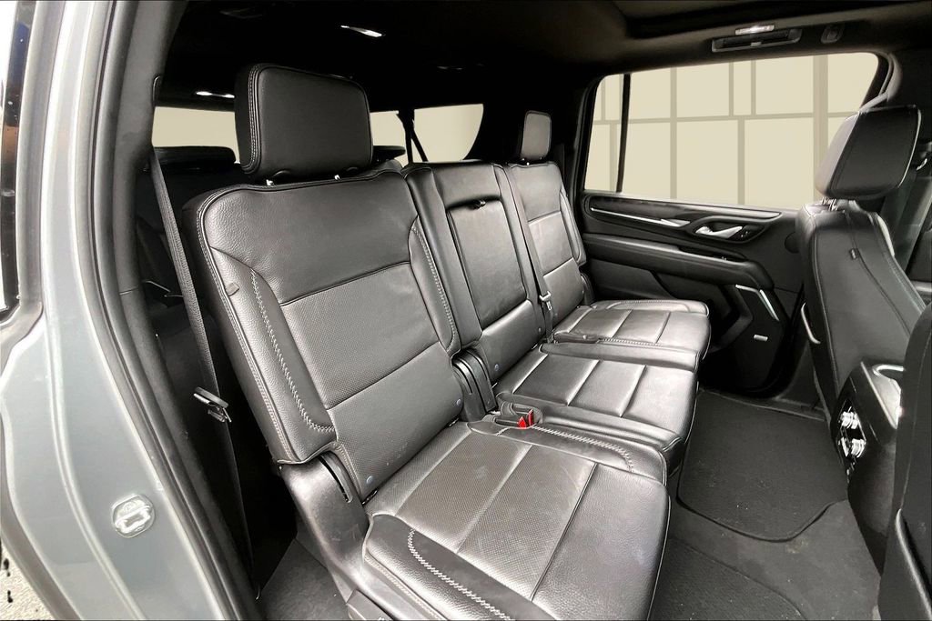 Used 2024 GMC Yukon XL Denali RWD image 25