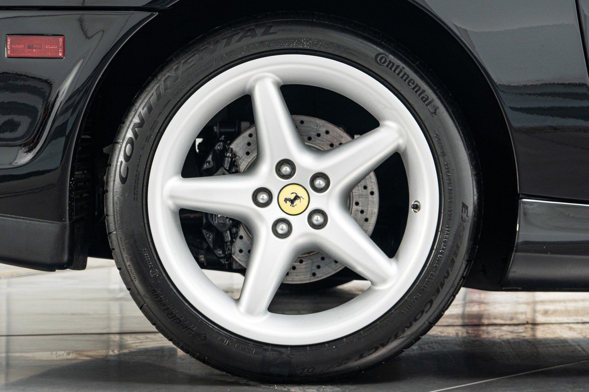 Used 1998 Ferrari 550 Maranello Coupe RWD image 54
