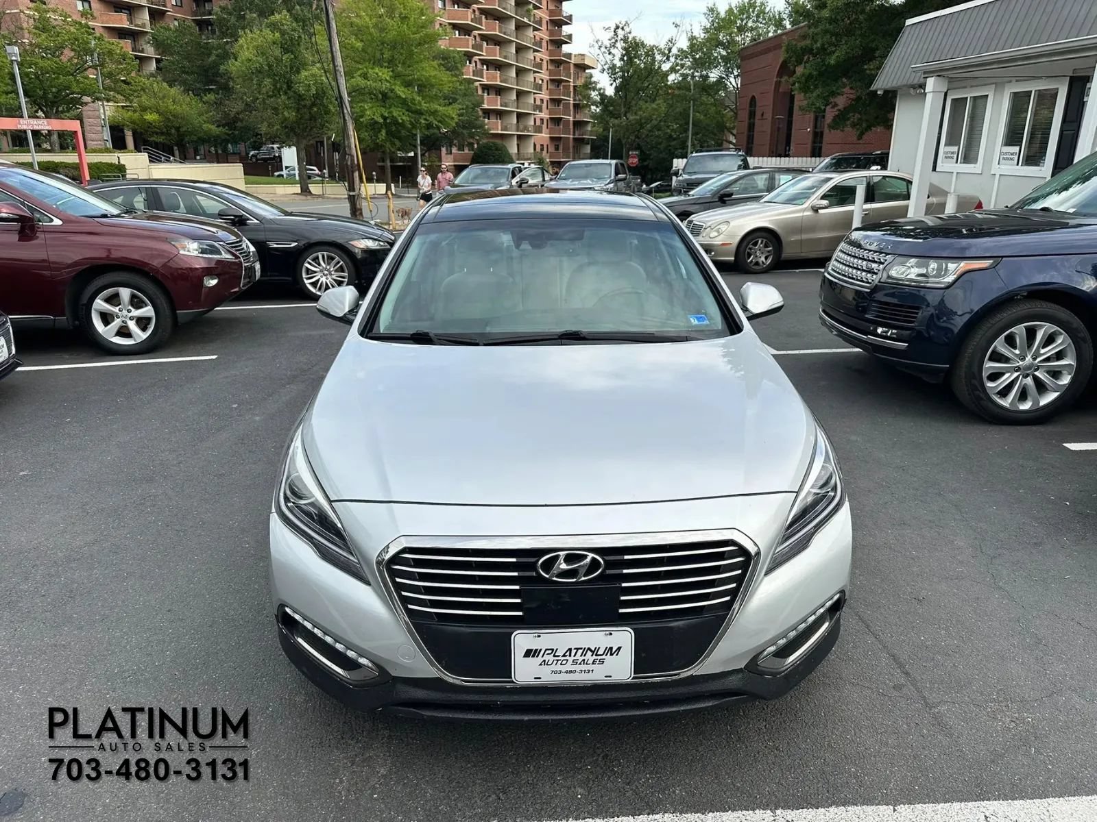 Used 2016 Hyundai Sonata Limited w/ Option Group 02 FWD image 4
