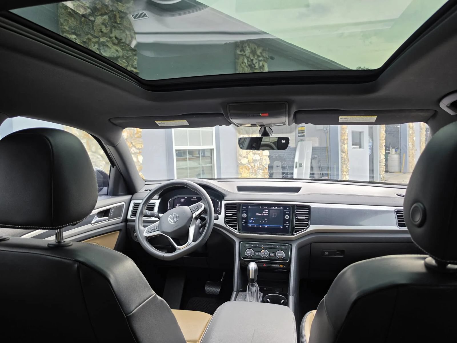 Used 2022 Volkswagen Atlas Cross Sport SE w/ Panoramic Sunroof Package FWD image 19