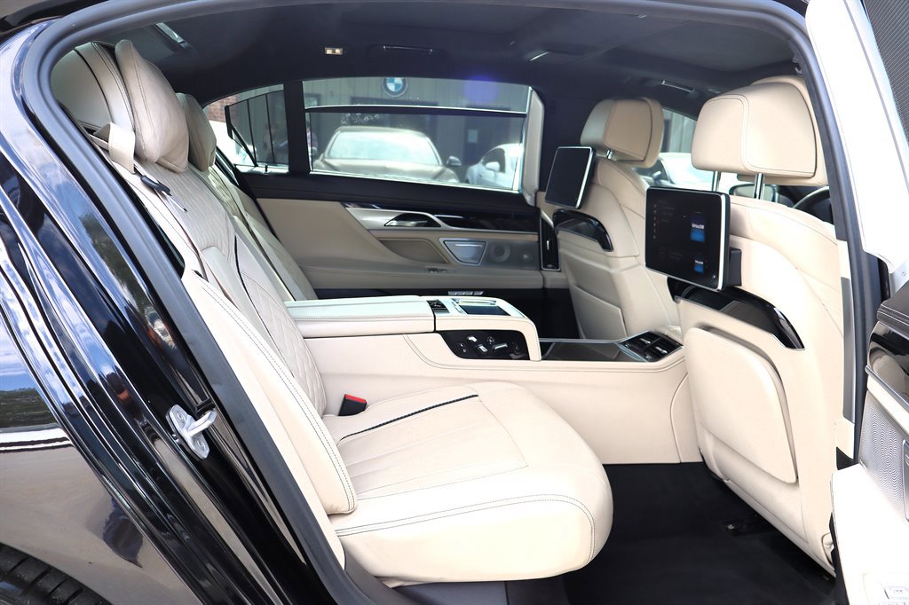 Used 2018 BMW M760i xDrive AWD/4WD image 21