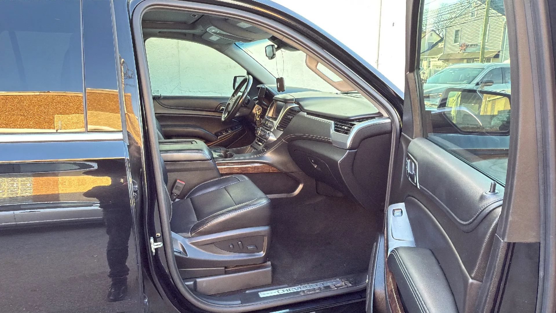 Used 2018 Chevrolet Tahoe LT AWD/4WD image 24