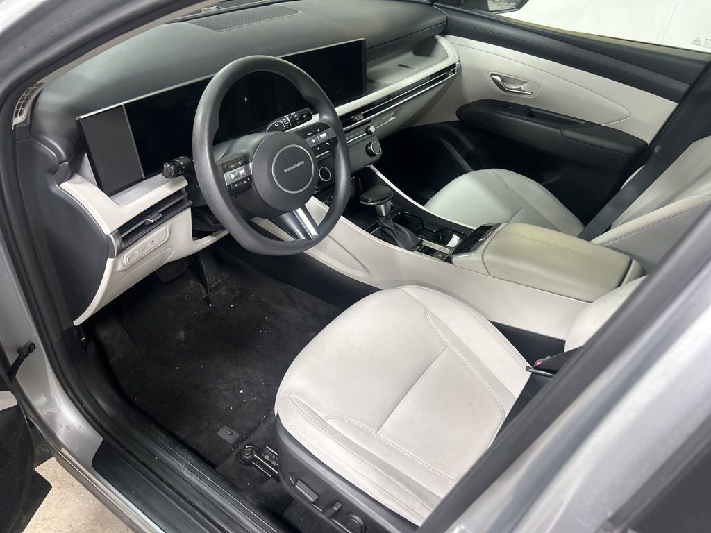 Used 2025 Hyundai Tucson SEL image 2