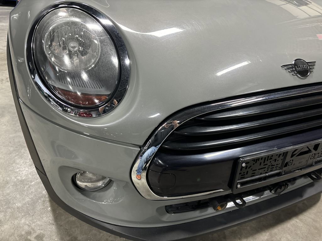 Used 2019 MINI Cooper 2-Door Hardtop w/ Storage Package image 27