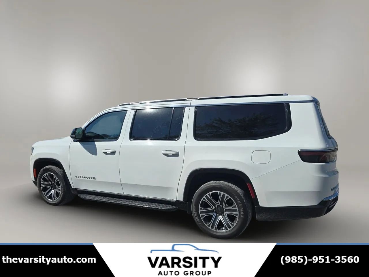 Used 2023 Jeep Wagoneer L Series II image 4