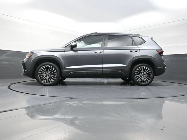 Used 2026 Volkswagen Taos SE FWD image 33