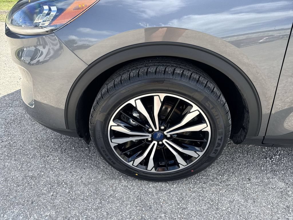 Used 2022 Ford Escape SE w/ SE Sport Appearance Package AWD/4WD image 18