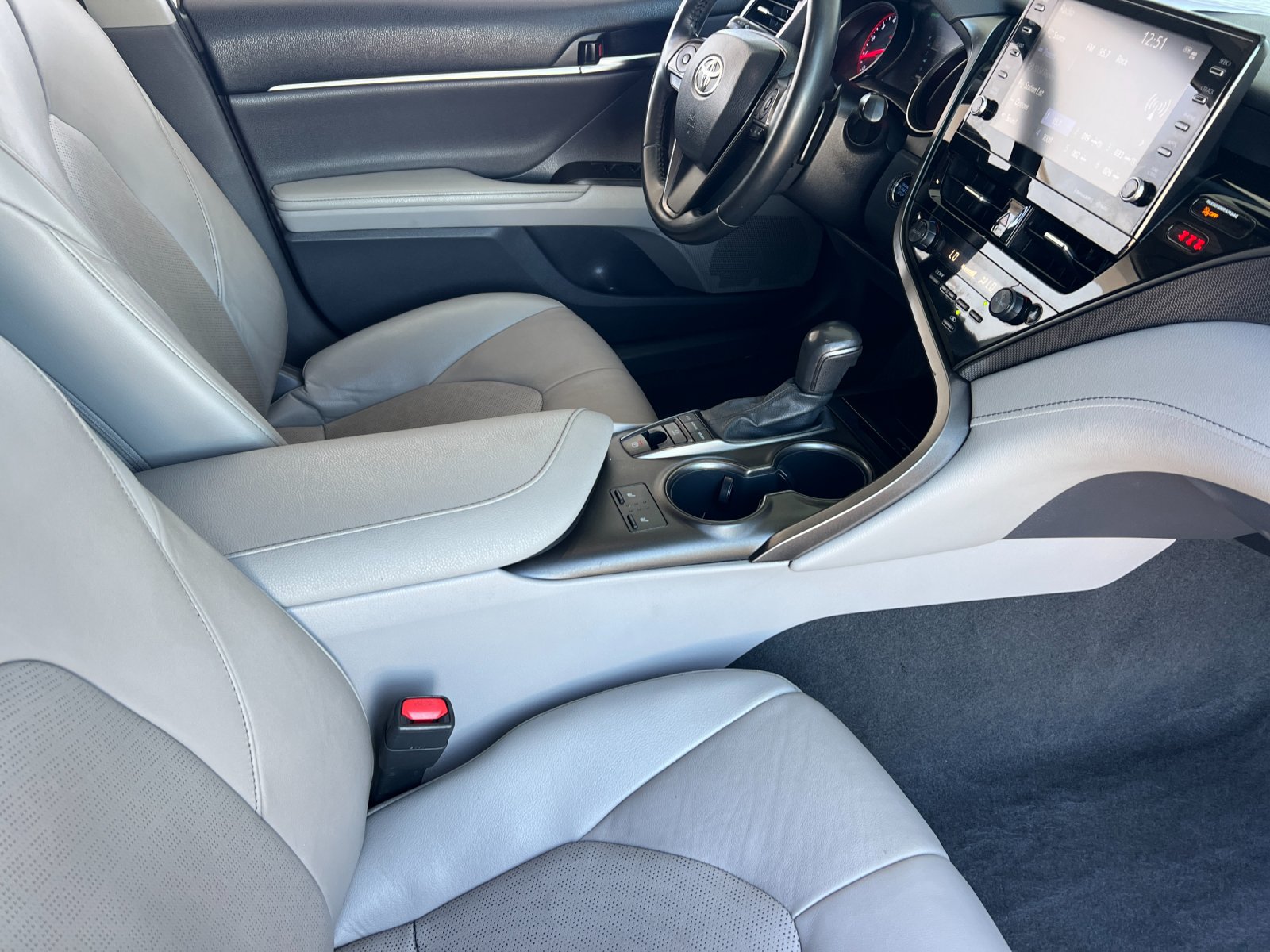 Used 2021 Toyota Camry XSE FWD image 15