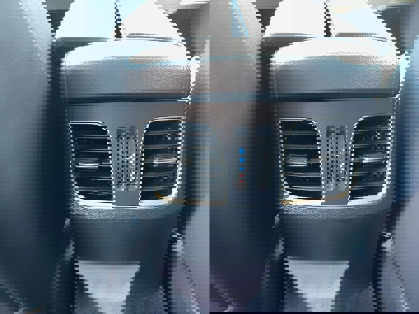 Used 2016 Hyundai Genesis 3.8 w/ Option Group 02 image 13