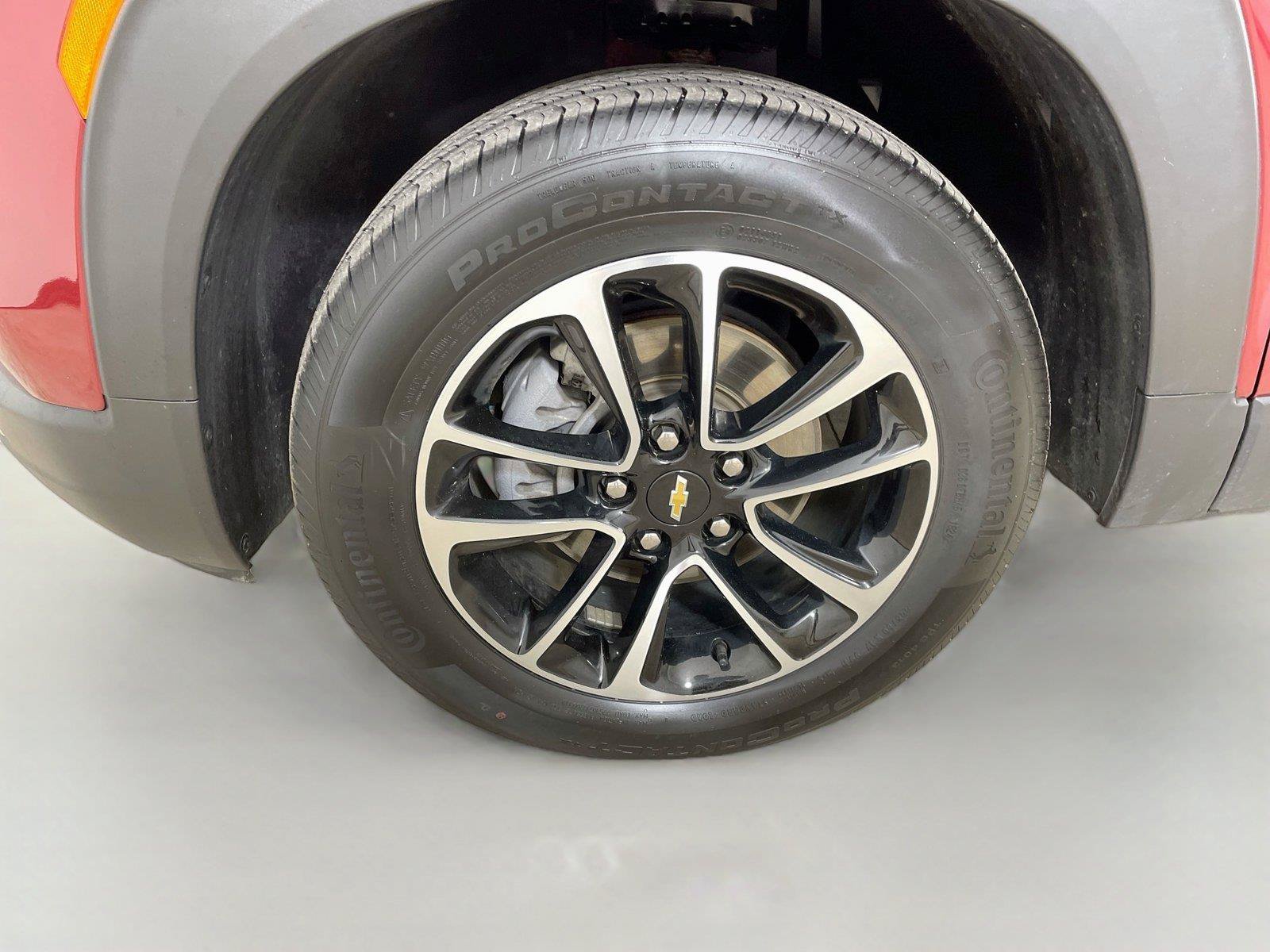 Used 2025 Chevrolet TrailBlazer LT AWD/4WD image 27