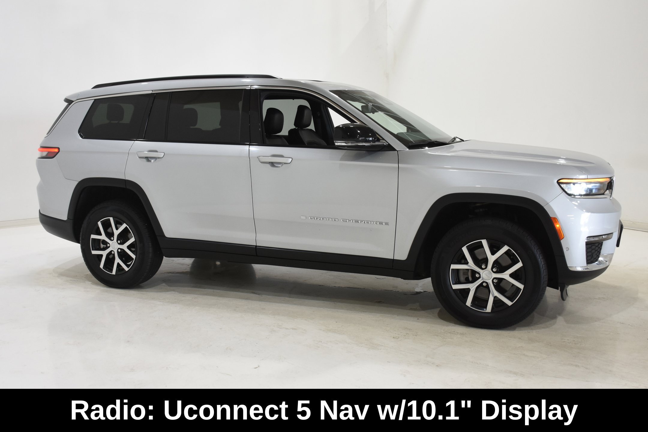 Used 2024 Jeep Grand Cherokee L Limited w/ Luxury Tech Group II AWD/4WD image 3