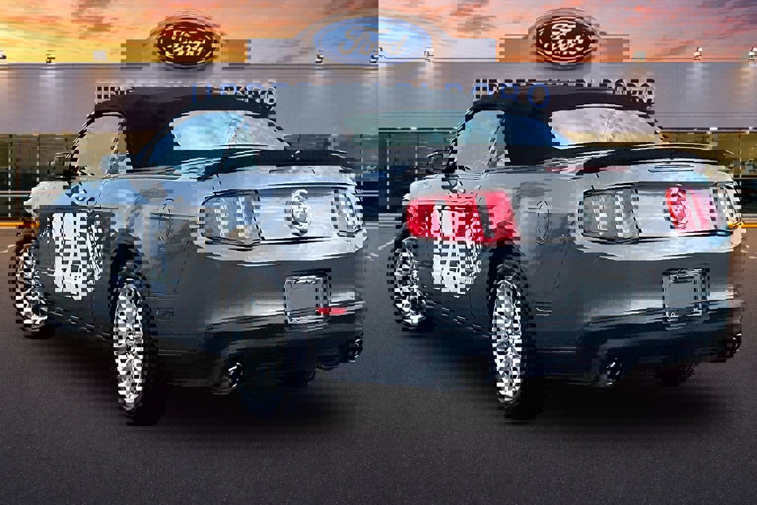 Used 2011 Ford Mustang GT Premium w/ Comfort Pkg RWD image 2