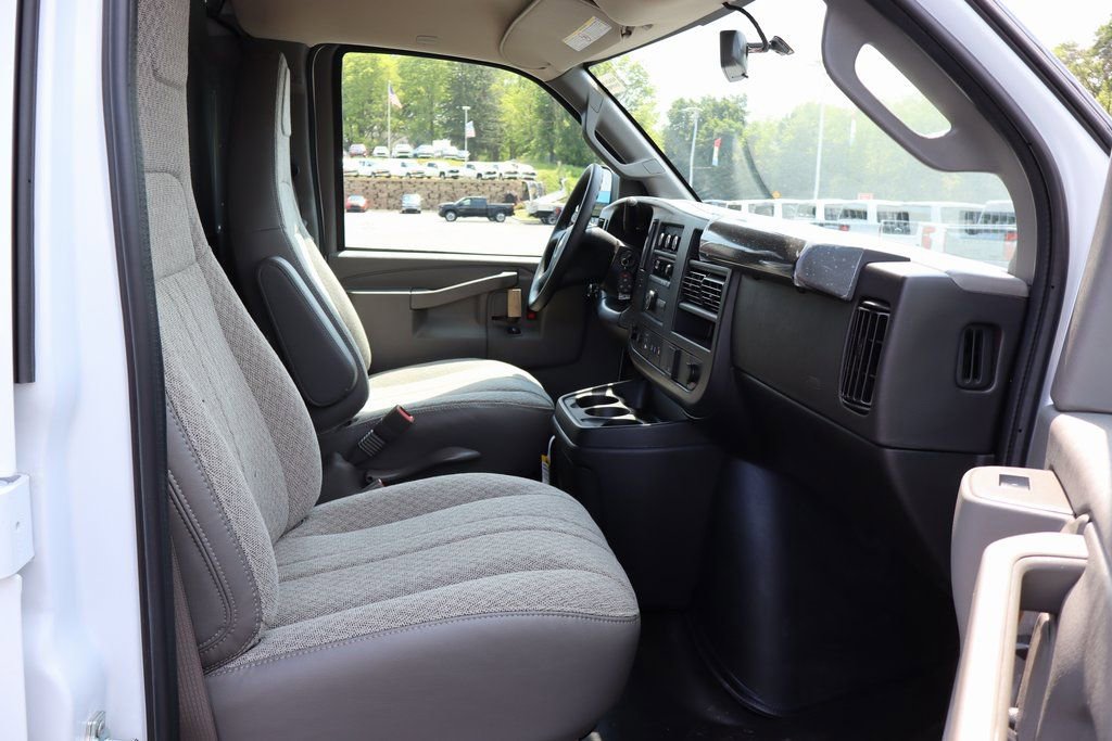 New 2025 Chevrolet Express 2500 w/ Driver Convenience Package image 17