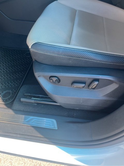 Used 2021 Volkswagen Atlas Cross Sport SE image 12