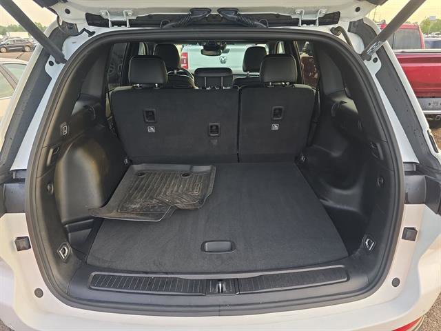 Used 2023 Jeep Grand Cherokee Altitude image 12