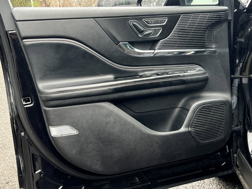 Certified 2022 Lincoln Corsair AWD w/ Premium Package image 17